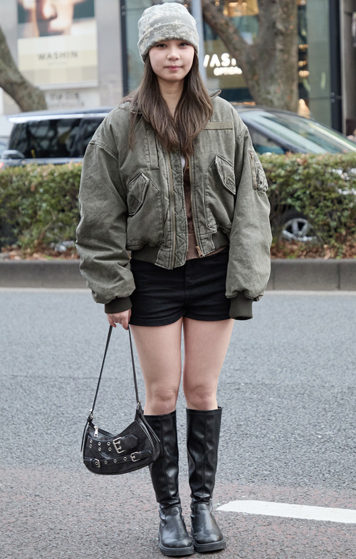 09828 19歳 女性 会社員