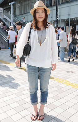 03334 22歳 女性 会社員（スタイリストアシスタント）