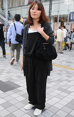 03339 25歳 女性 会社員（アパレル販売）