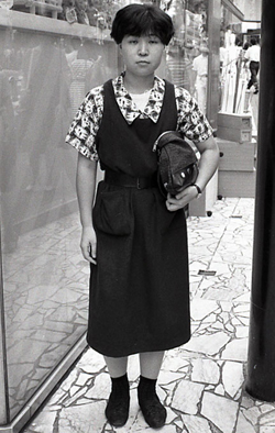 int38_s01 23歳 女性 広告関係