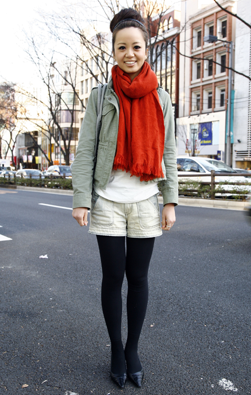 03582 22歳 女性 会社員（銀行）