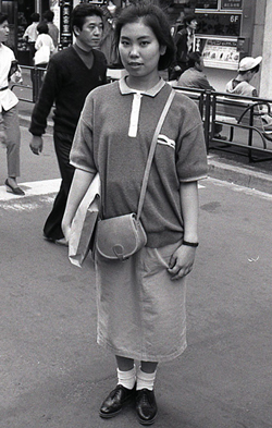 int046_j04 19歳 女性 学生