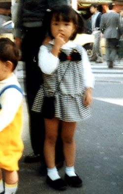 int064_j01 27歳 女性 主婦　子供1歳　4歳