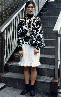 int070_h02 17歳 女性 高校生