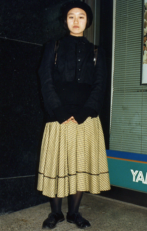 int076_j03 19歳 女性 専門学校生（服飾）