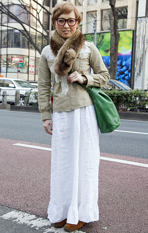 04013 20歳 女性 専門学校2年生（美容師）