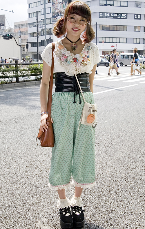 04218 17歳 女性 高校3年生（普通科）