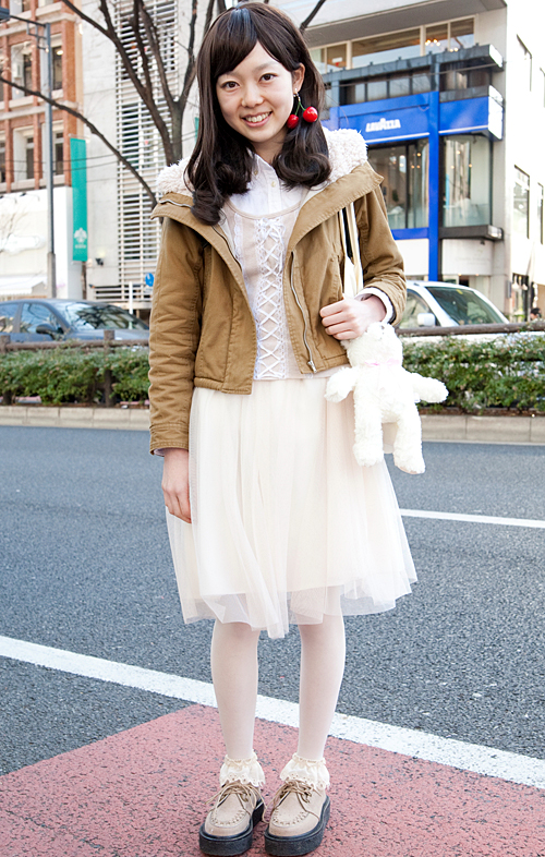 04413 18歳 女性 高校3年生