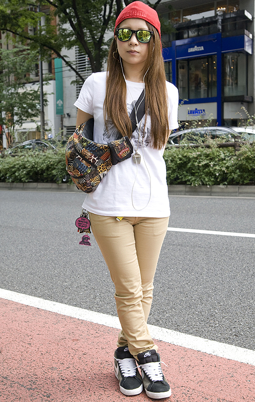 04551 26歳 女性 会社員（事務）