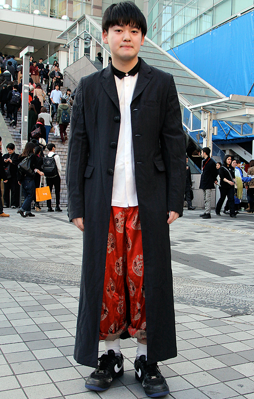 04826 20歳 男性 会社員（情報管理）