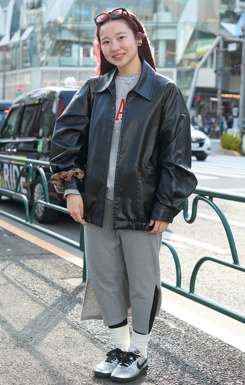 09856 22歳 女性 大学4年生