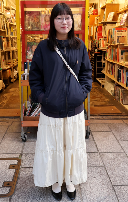 mgnf251201 19歳 女性 学生