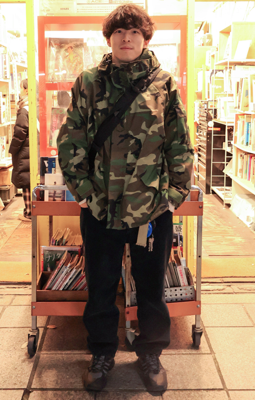 mgnf251201 30歳 男性 公務員