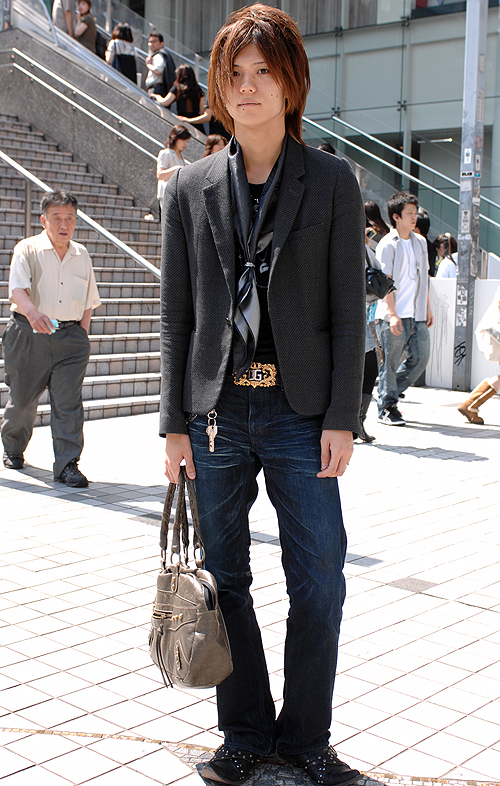 02476 22歳 男性 大学3年生（経済）