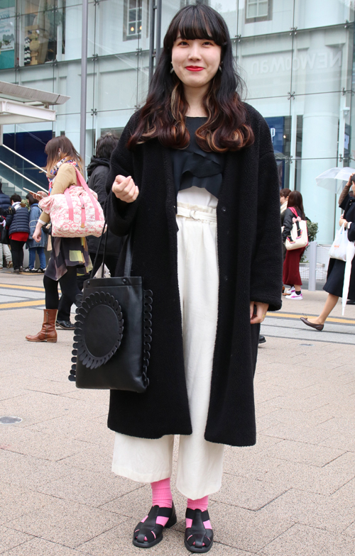 06832 19歳 女性 専門学校生（デザイン）