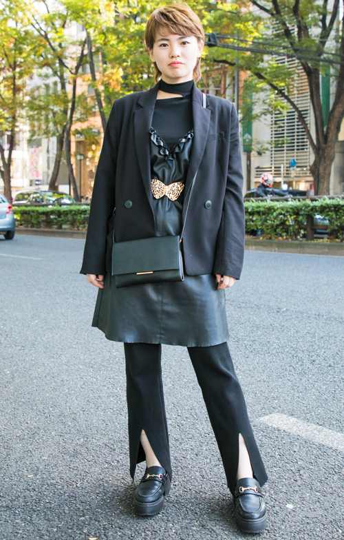 07811 21歳 女性 美容師