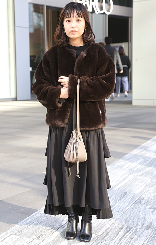 07876 23歳 女性 会社員（金融系）