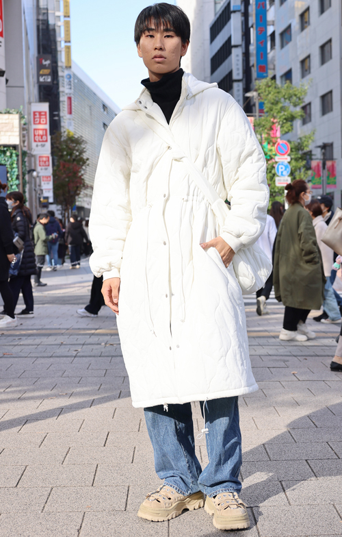 08744 23歳 男性 モデル／アパレル（オンライン古着店）