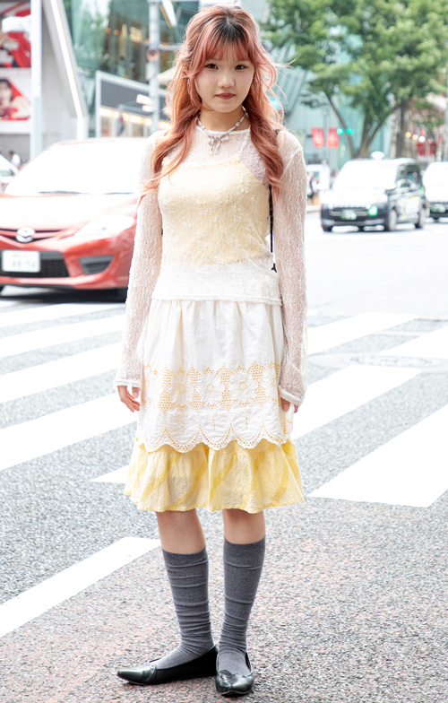 09607 18歳 女性 専門学校1年生（服飾）