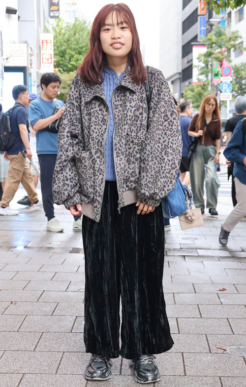 09738 22歳 女性 犬のブリーダー