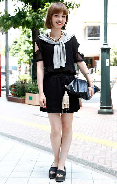 04965 24歳 女性 販売員（アパレル）