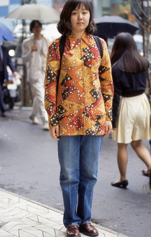 int128_ 18歳 女性 専門学校生（音響）