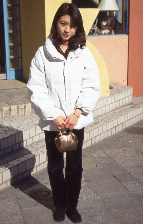 06296 21歳 女性 大学3年生（仏文）