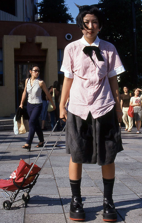 int199 16歳 女性 専門学生（1年生）