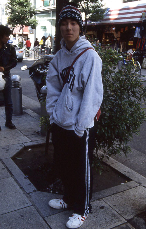 int203 19歳 男性 会社員