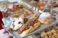 ストリートファッション,ストリートスナップ,ファッションスナップ,across,アクロス,ファッション,パルコ,PARCO,uneclef,ユヌクレ,豪徳寺,パン,人気,ローカル,世田谷線,地元,カフェ,ベーカリー,ベーカリーカフェ,個人オーナー,小田急線,下北沢,住宅街,商店街,世田谷