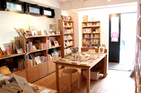 July Books,七月書房,下北沢,本,書籍,古本,古書,雑貨,本屋,ブックストア,古書店,古本屋,一番街,独立,起業,脱サラ,文化系女子,文化系,オリーブ,Olive,フリーペーパー,セレクト,ブックセレクター,女子,カルチャー,編集,イベント,ワークショップ,クリエイター,マンガ,文芸,女性店主,女子の古本屋