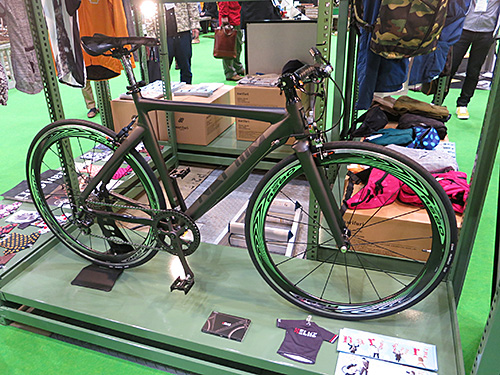 ACROSS.アクロス,JFW インターナショナル・ファッション・フェア（JFW-IFF）,展示会,繊研新聞,PLUG IN,プラグイン,見本市,トレンードショー,ファッション,アパレル,雑貨、アウトドア