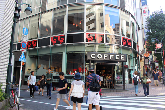 定点観測,ストリートファッション,ストリートスナップ,ファッションスナップ,across,アクロス,streetsnap,東京,tokyo,渋谷,shibuya,新宿,shinjuku,原宿,harajuku,fashion,snap,street,street,style,street style,ゆるパンツ,ワイドパンツ,ゆったり,スカンツ,マキシスカート,ロングスカート,スニーカー,ゴム底,運動靴,Ｇジャン,デニム,ジャケット,ブルゾン,ライダース,レザー,フェイクレザー,お揃い,ペアルック,コンサバ,ギャル,ストーンウォッシュ,ガウチョパンツ,太パンツ,バギー,ボリューム,ボトムス,ガウン,ローブ,チェスターコート,ショップコート,軽快,アクティブ,マキシ丈スカート,ジーンズ,70年代,ストリート,定番,ノームコア,インタビュー,ドロップショルダー,スタンダード,ベーシック,シンプル,白トップス,デザイントップス,白,ベーシック,ノームコア,ほんとうの若者,太パンツ,バギー,ワイドパンツ,母娘,渋谷パルコ,閉店,青春,渋谷,パルコ,43年,カルチャー,大人,２世代,３世代,ゴリラコーヒー,ベイクルーズ,建替え,公園通り,フィールドワーク,FW