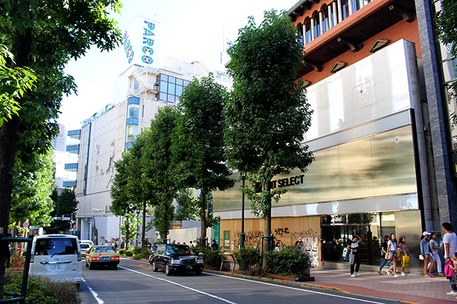 定点観測,ストリートファッション,ストリートスナップ,ファッションスナップ,across,アクロス,streetsnap,東京,tokyo,渋谷,shibuya,新宿,shinjuku,原宿,harajuku,fashion,snap,street,street,style,street style,ゆるパンツ,ワイドパンツ,ゆったり,スカンツ,マキシスカート,ロングスカート,スニーカー,ゴム底,運動靴,Ｇジャン,デニム,ジャケット,ブルゾン,ライダース,レザー,フェイクレザー,お揃い,ペアルック,コンサバ,ギャル,ストーンウォッシュ,ガウチョパンツ,太パンツ,バギー,ボリューム,ボトムス,ガウン,ローブ,チェスターコート,ショップコート,軽快,アクティブ,マキシ丈スカート,ジーンズ,70年代,ストリート,定番,ノームコア,インタビュー,ドロップショルダー,スタンダード,ベーシック,シンプル,渋谷,FW、フィールドワーク,公園通り,めぐり,パルコ,神南,ゴリラコーヒー,原宿,未来,開発,建替え,大調査