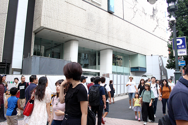 定点観測,ストリートファッション,ストリートスナップ,ファッションスナップ,across,アクロス,streetsnap,東京,tokyo,渋谷,shibuya,新宿,shinjuku,原宿,harajuku,fashion,snap,street,street,style,street style,ゆるパンツ,ワイドパンツ,ゆったり,スカンツ,マキシスカート,ロングスカート,スニーカー,ゴム底,運動靴,Ｇジャン,デニム,ジャケット,ブルゾン,ライダース,レザー,フェイクレザー,お揃い,ペアルック,コンサバ,ギャル,ストーンウォッシュ,ガウチョパンツ,太パンツ,バギー,ボリューム,ボトムス,ガウン,ローブ,チェスターコート,ショップコート,軽快,アクティブ,マキシ丈スカート,ジーンズ,70年代,ストリート,定番,ノームコア,インタビュー,ドロップショルダー,スタンダード,ベーシック,シンプル,渋谷,FW、フィールドワーク,公園通り,めぐり,パルコ,神南,ゴリラコーヒー,原宿,未来,開発,建替え,大調査